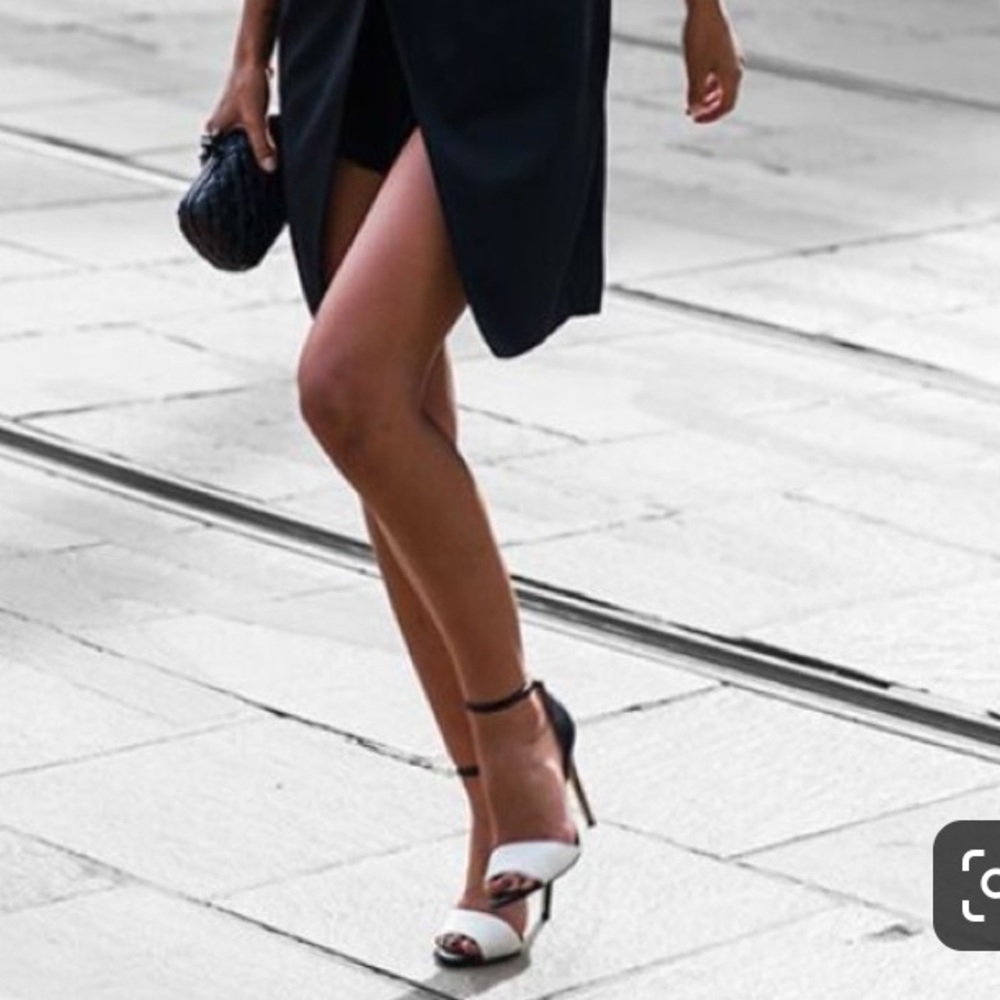 Aldo black & white strappy heel